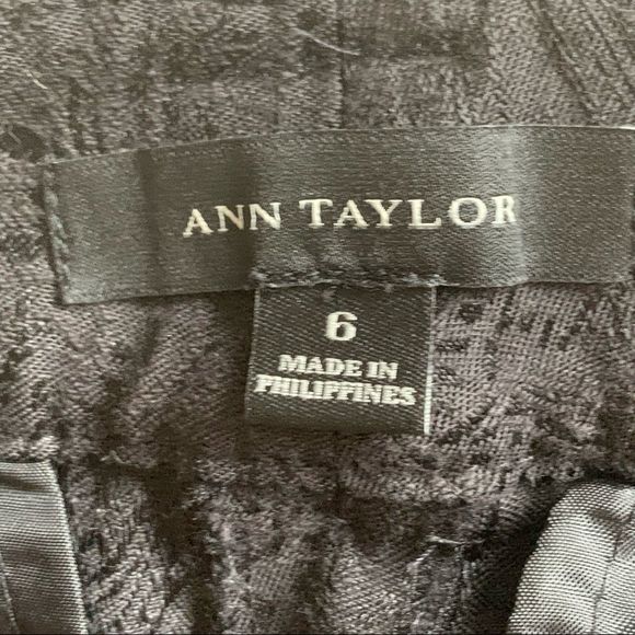 Ann Taylor Black Damask Brocade Style Cropped Pant Size 6 - Picture 6 of 11